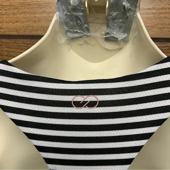 Calia workout tank size XS black/white striped with mesh interior - Picture 3 of 10